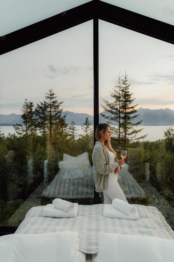 Wonderinn Arctic Utstrand Экстерьер фото