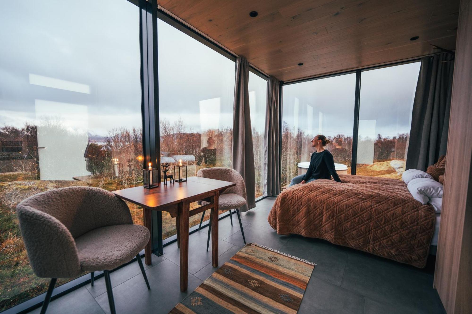 Wonderinn Arctic Utstrand Экстерьер фото