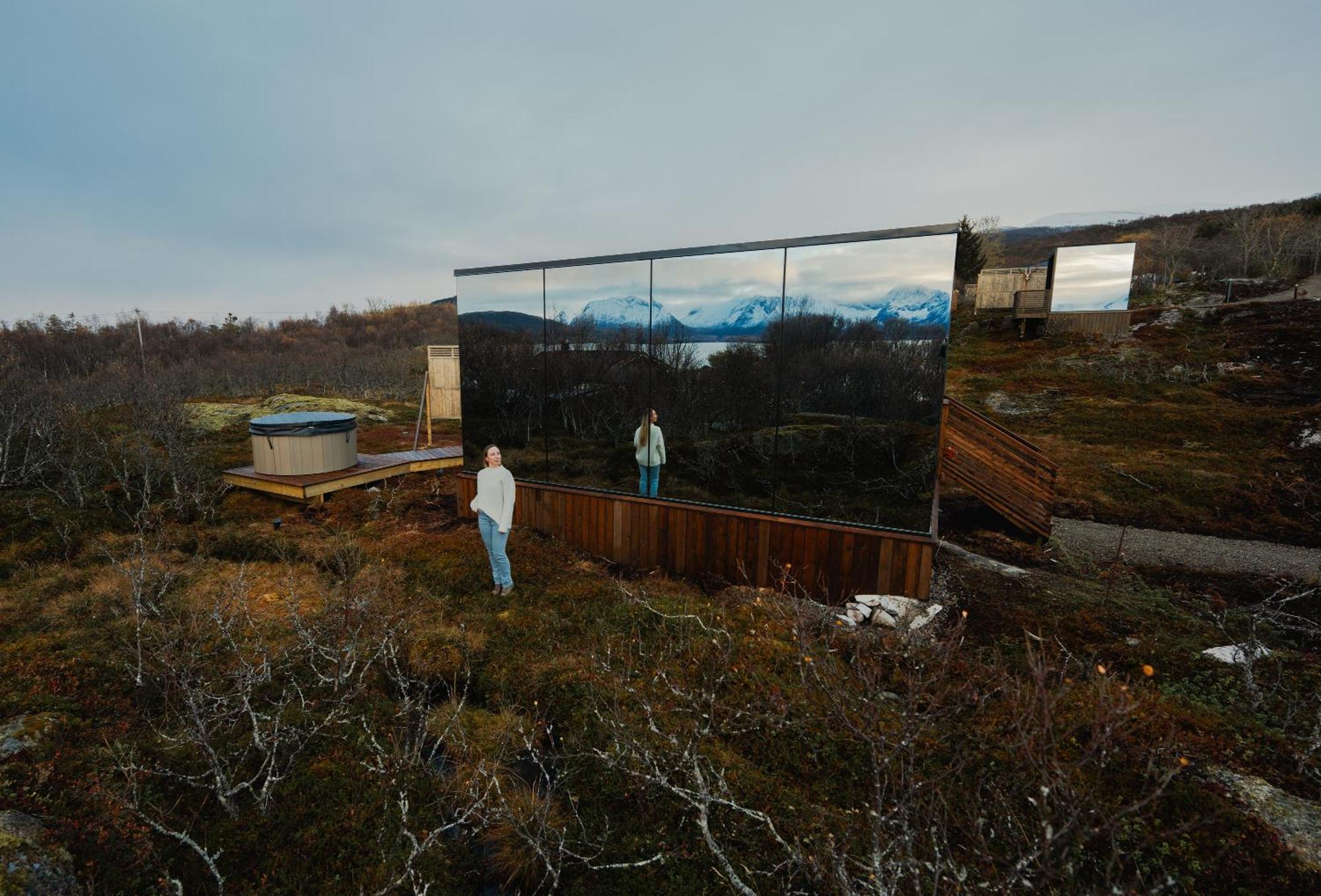Wonderinn Arctic Utstrand Экстерьер фото